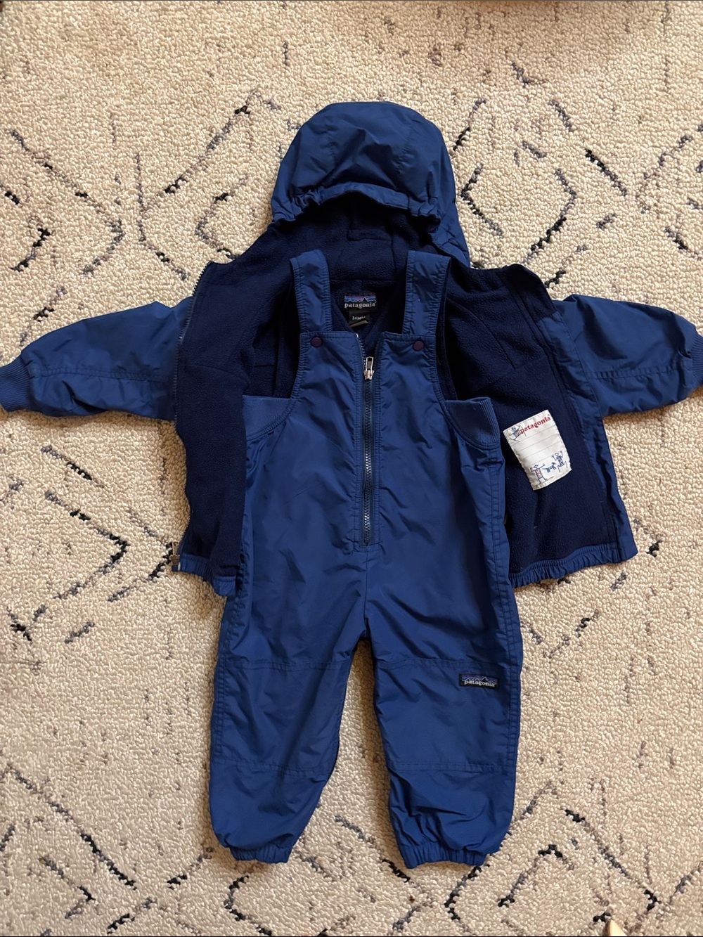 Patagonia kids Snowsuit jacket and bibs (2T)